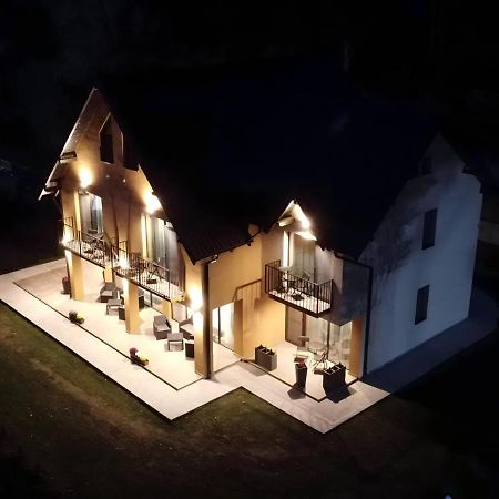Pensiunea Piri Land Comarnic Bagian luar foto