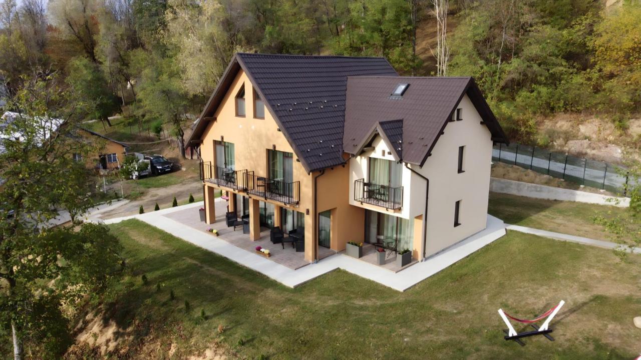 Pensiunea Piri Land Comarnic Bagian luar foto