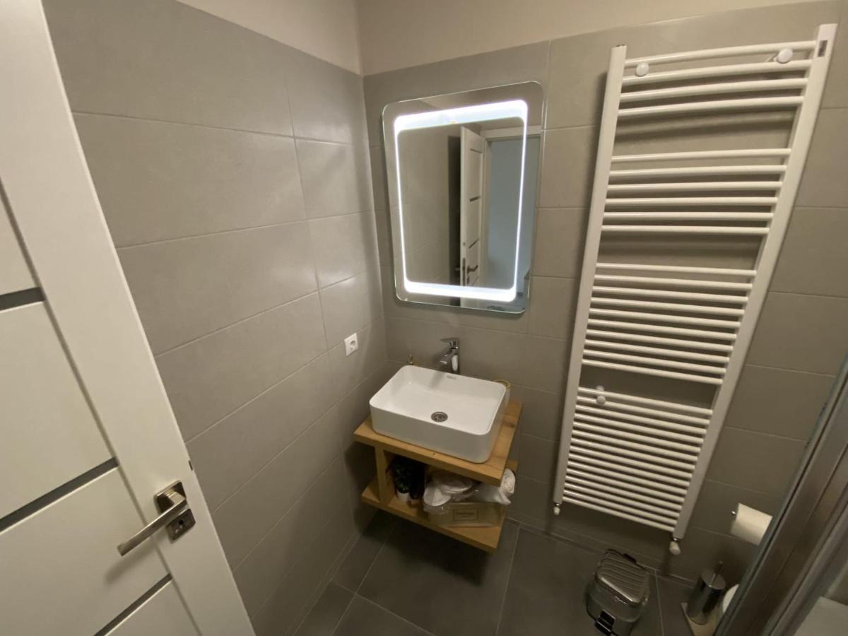 Pensiunea Piri Land Comarnic Bagian luar foto