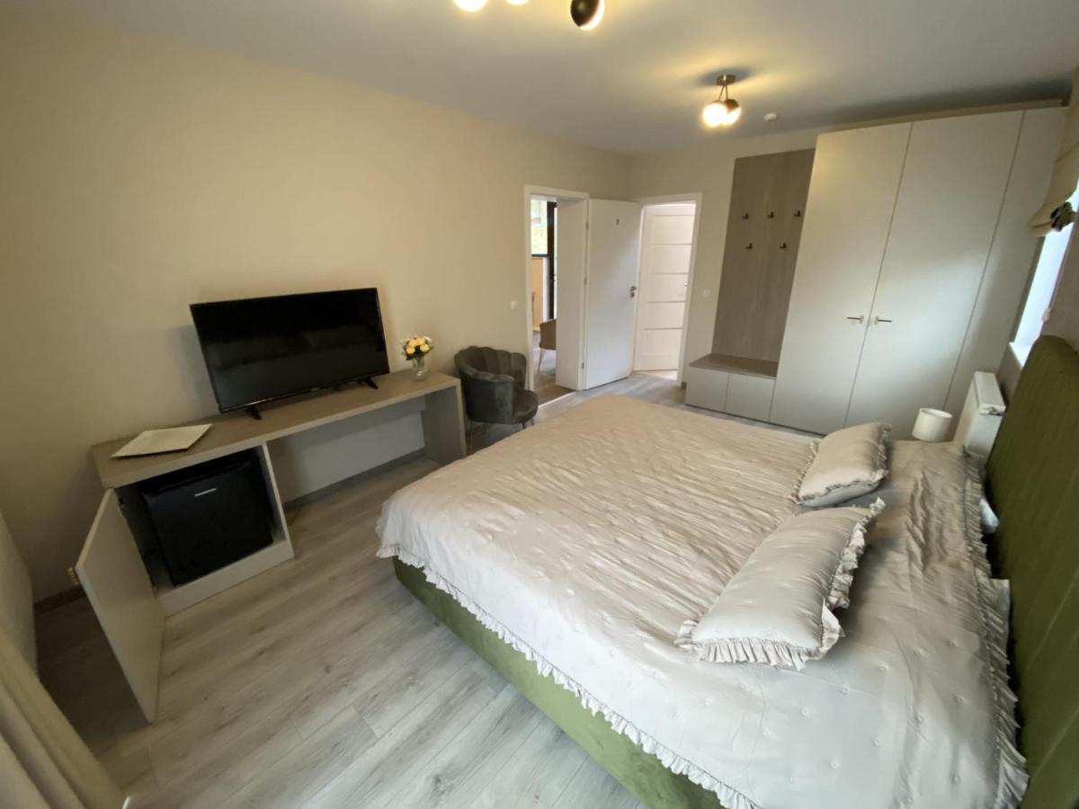 Pensiunea Piri Land Comarnic Bagian luar foto
