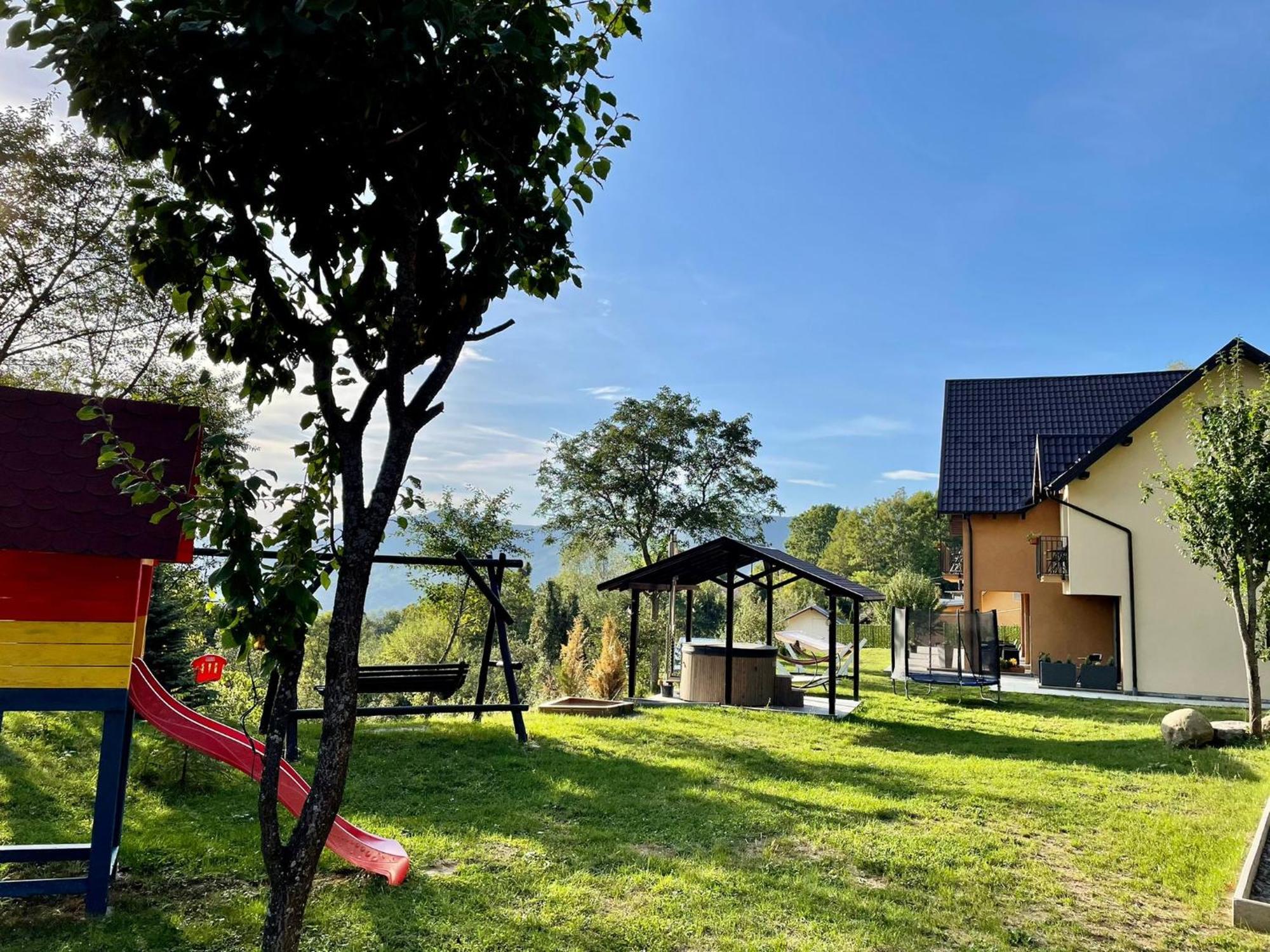 Pensiunea Piri Land Comarnic Bagian luar foto